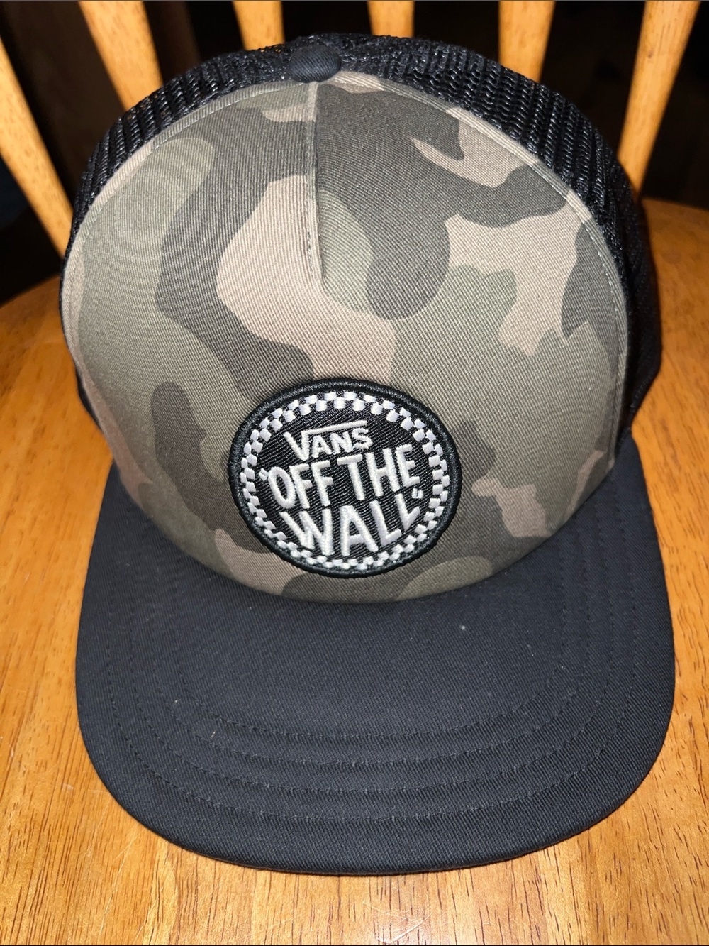 VANS OFF THE WALL Camo Print Snap Back Trucker Mesh Skateboard Surf  Hat Cap